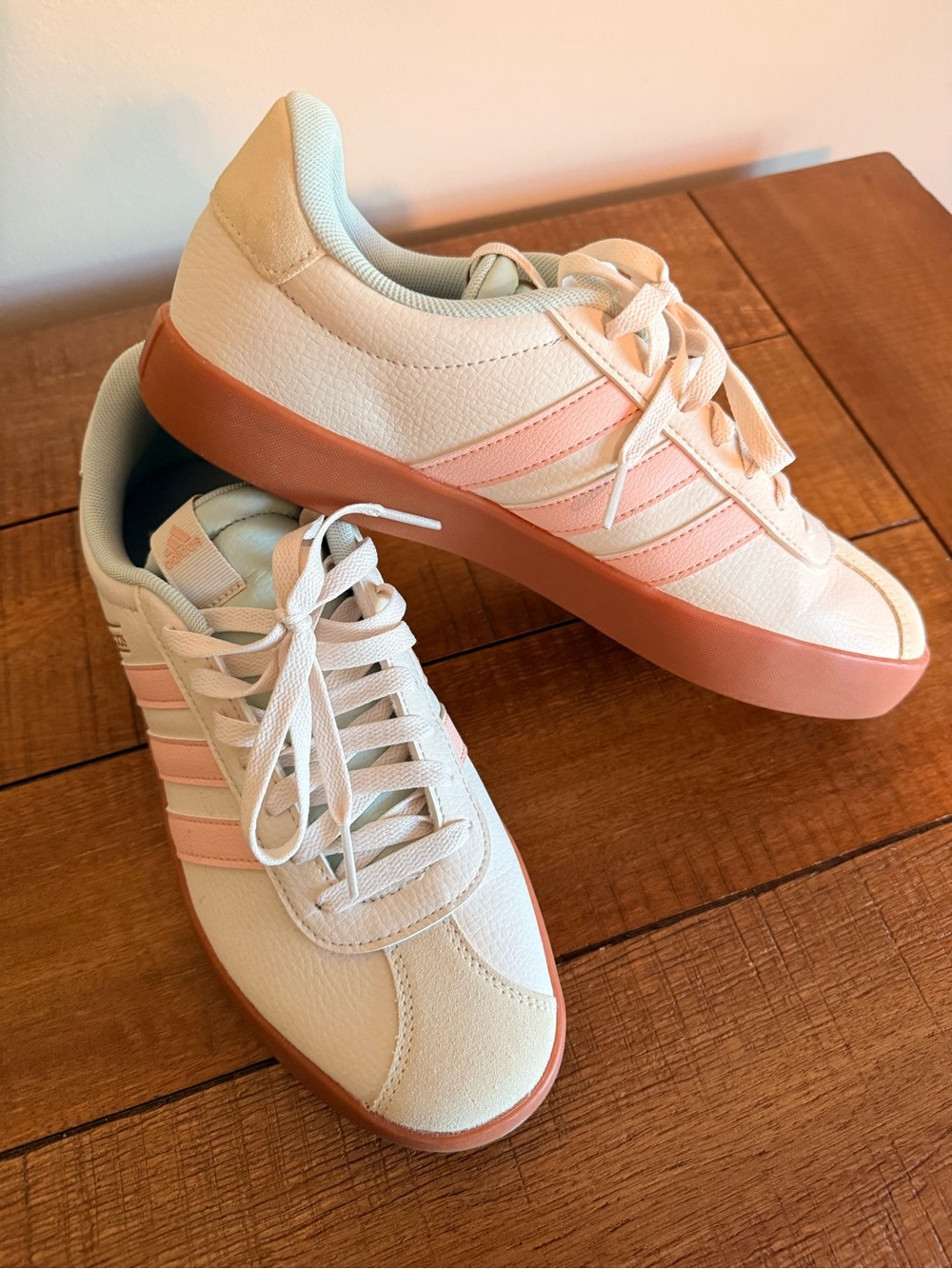 Women's adidas Sneakers-never worn